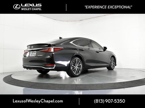 2025 Lexus ES 300h Premium