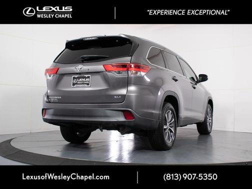 Predawn Gray Mica 2018 Toyota Highlander XLE