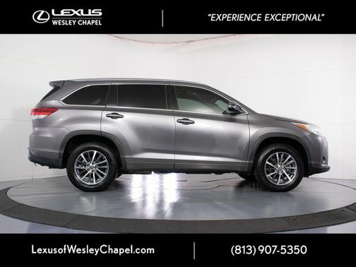 Predawn Gray Mica 2018 Toyota Highlander XLE