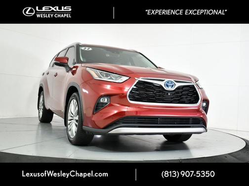 2022 Toyota Highlander Hybrid Platinum