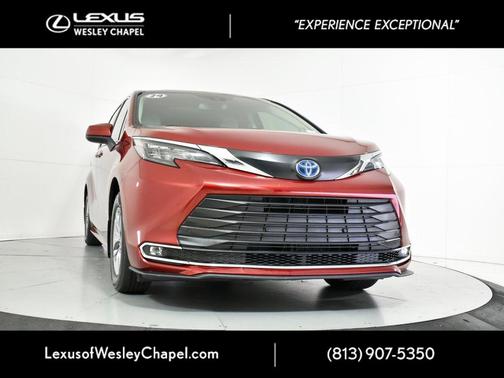 2024 Toyota Sienna XLE