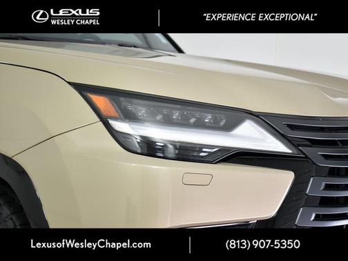 2025 Lexus LX 700h Overtrail