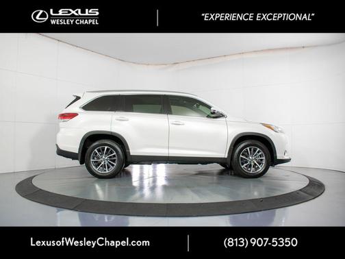 Blizzard Pearl 2019 Toyota Highlander XLE