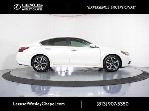 Pearl White 2017 Nissan Altima 2.5 SR