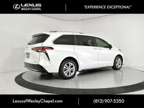 2024 Toyota Sienna Platinum