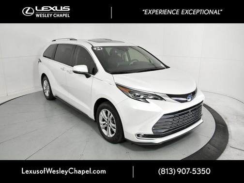 2024 Toyota Sienna Platinum