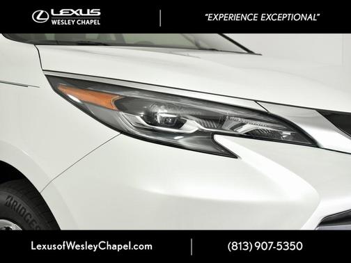 2024 Toyota Sienna Platinum