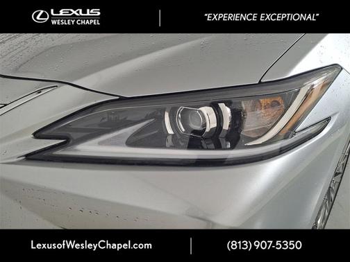 2025 Lexus ES 300h Luxury