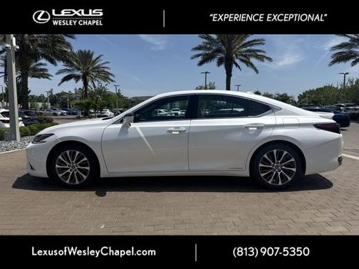2020 Lexus ES 300h Premium