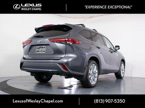Magnetic Gray Metallic 2020 Toyota Highlander Hybrid Limited