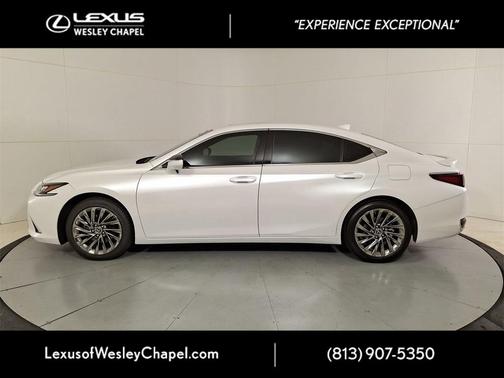 2024 Lexus ES 300h Ultra Luxury