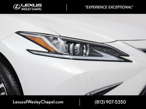 Eminent White Pearl 2023 Lexus ES 250 Base