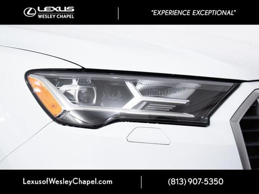 Glacier White Metallic 2021 Audi Q7 55 Premium Plus
