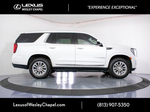 White Frost Tricoat 2021 GMC Yukon SLT