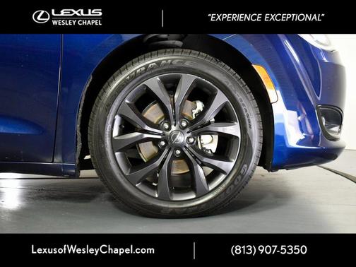 2020 Chrysler Pacifica Touring