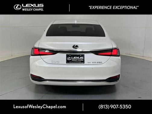 2024 Lexus ES 250 Base