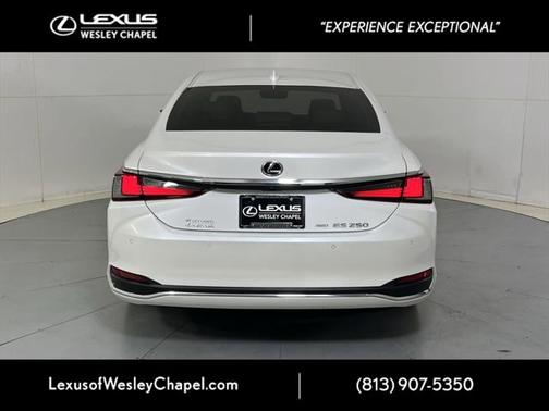 2024 Lexus ES 250 Base