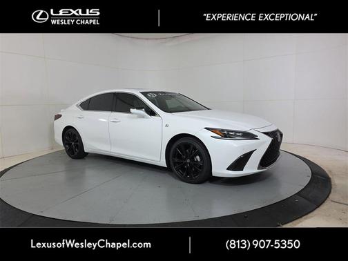 2023 Lexus ES 300h F SPORT Handling