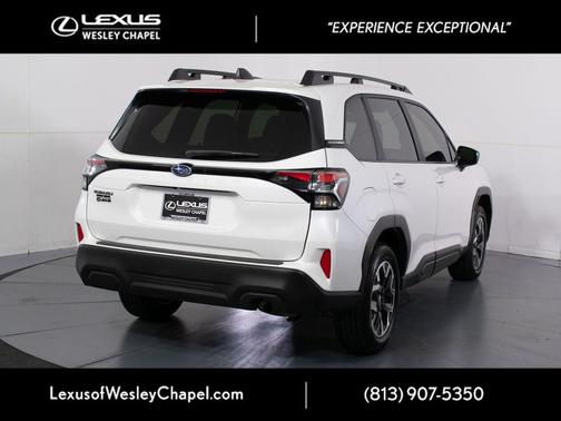Crystal White Pearl 2025 Subaru Forester Premium