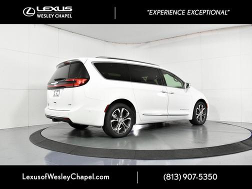 2022 Chrysler Pacifica L