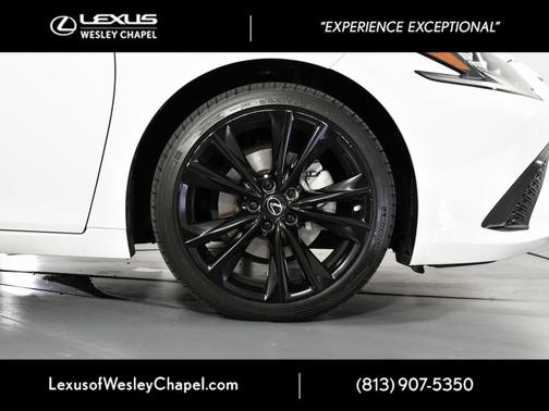 2022 Lexus ES 300h F SPORT