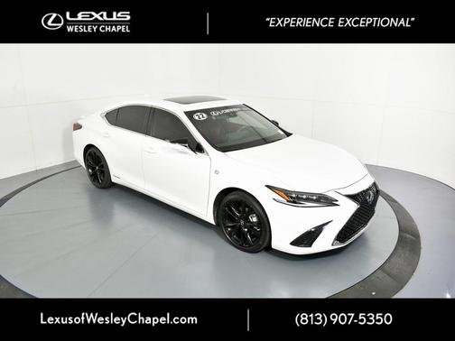 2022 Lexus ES 300h F SPORT