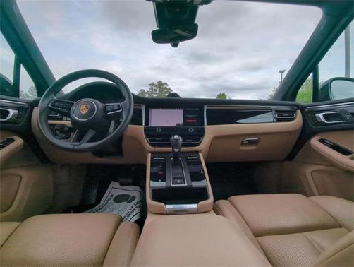 2023 Porsche Macan Base