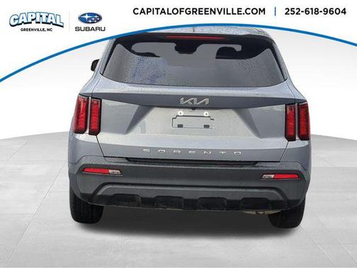 2022 Kia Sorento LX