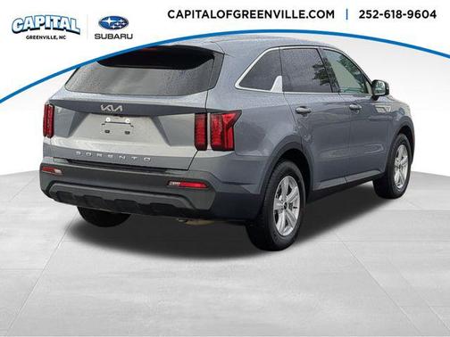 2022 Kia Sorento LX