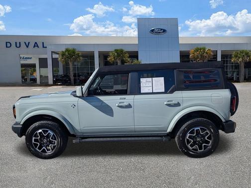 2023 Ford Bronco Outer Banks