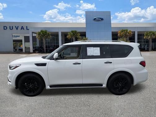 2022 INFINITI QX80 Luxe