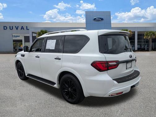 2022 INFINITI QX80 Luxe