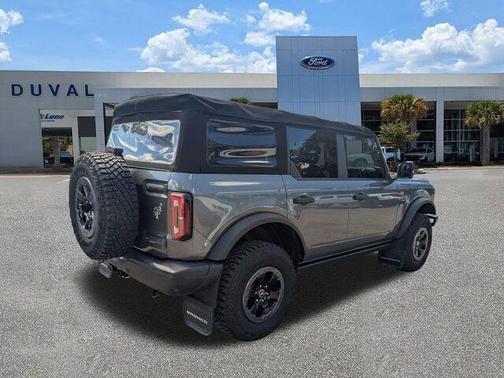 Gray Metallic 2021 Ford Bronco Badlands