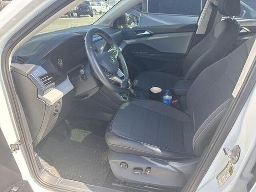 Pure White 2022 Volkswagen Taos 1.5T SE