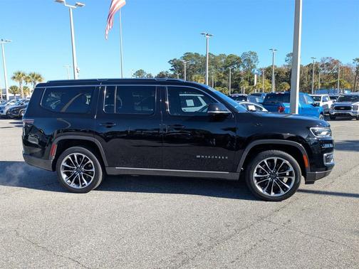 2022 Jeep Wagoneer Series III 4x2