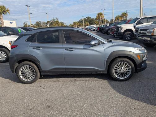 2020 Hyundai KONA SEL Plus