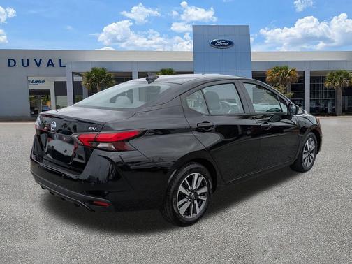 2022 Nissan Versa 1.6 SV
