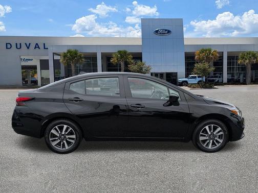 2022 Nissan Versa 1.6 SV