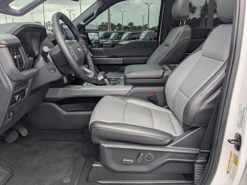 2024 Ford F-150 Lightning LARIAT