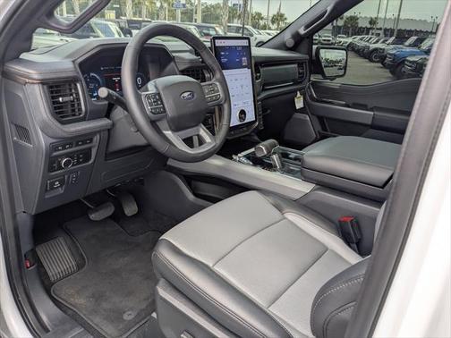 2024 Ford F-150 Lightning LARIAT