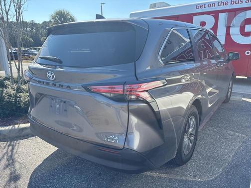 2022 Toyota Sienna XLE