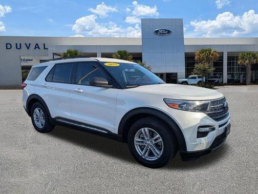 Star White 2022 Ford Explorer XLT