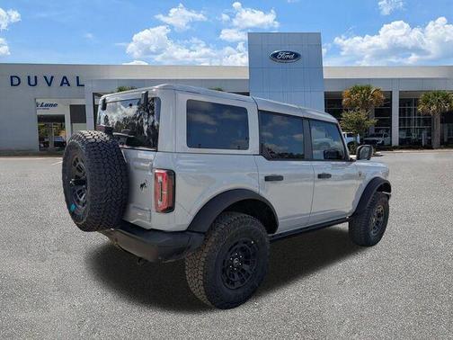 Avalanche Gray 2026 Ford Bronco Badlands