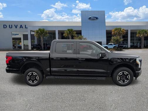 2023 Ford F-150 Lightning XLT
