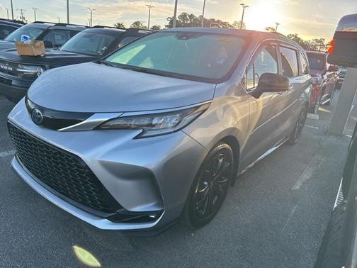 2023 Toyota Sienna XSE 7 Passenger