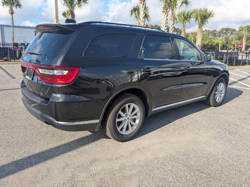 DB Black Crystal Clearcoat 2023 Dodge Durango SXT