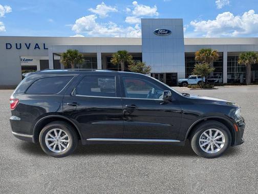 DB Black Crystal Clearcoat 2023 Dodge Durango SXT