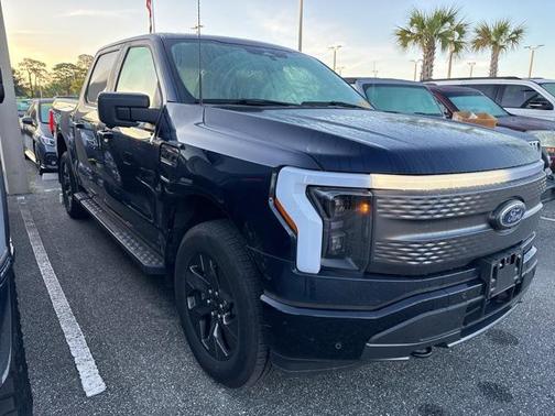 2023 Ford F-150 Lightning XLT