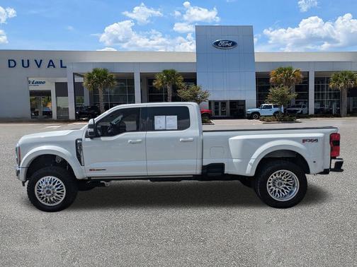 2023 Ford F-450 Lariat