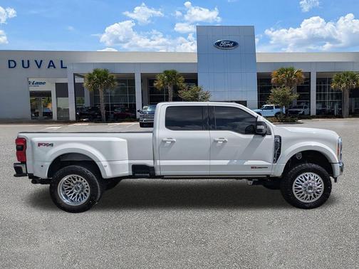 2023 Ford F-450 Lariat